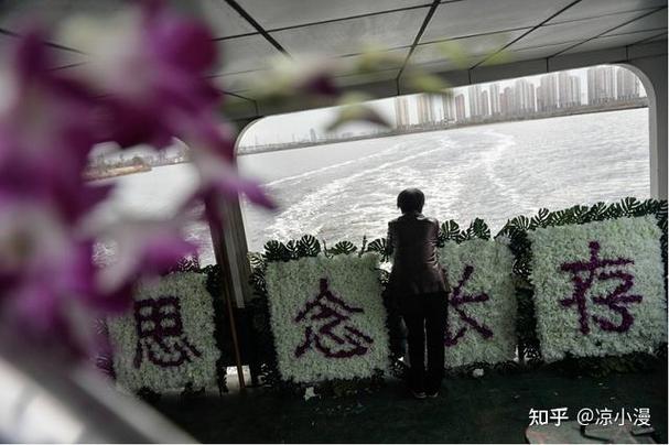 2025新澳门正版免费挂牌和英国推动水葬合法化与英国推动水葬合法化的原因
